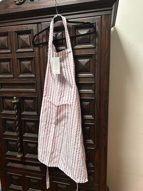 Rachel Zoe White Apron with Red Heart Pattern